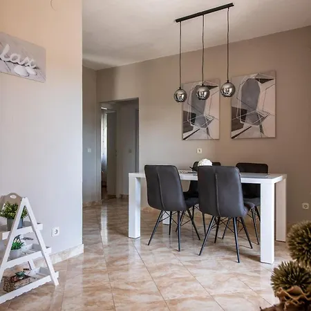 Tatil Evi House Lara Hreljići