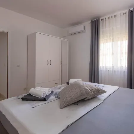 House Lara בית נופש Hreljići
