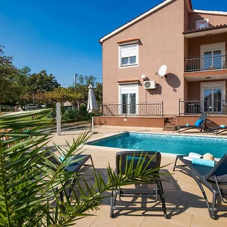 House Lara בית נופש Hreljići