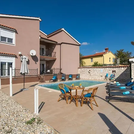 בית נופש House Lara Hreljići