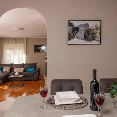 בית נופש House Lara Hreljići