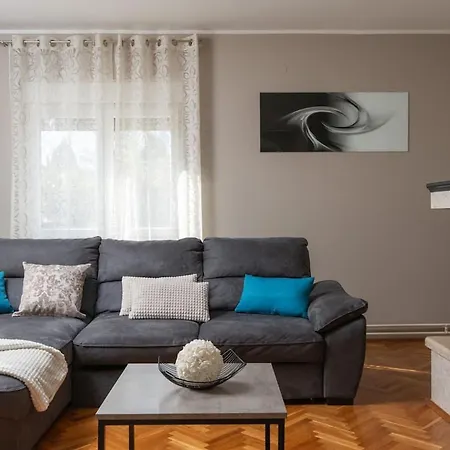 House Lara Hreljići
